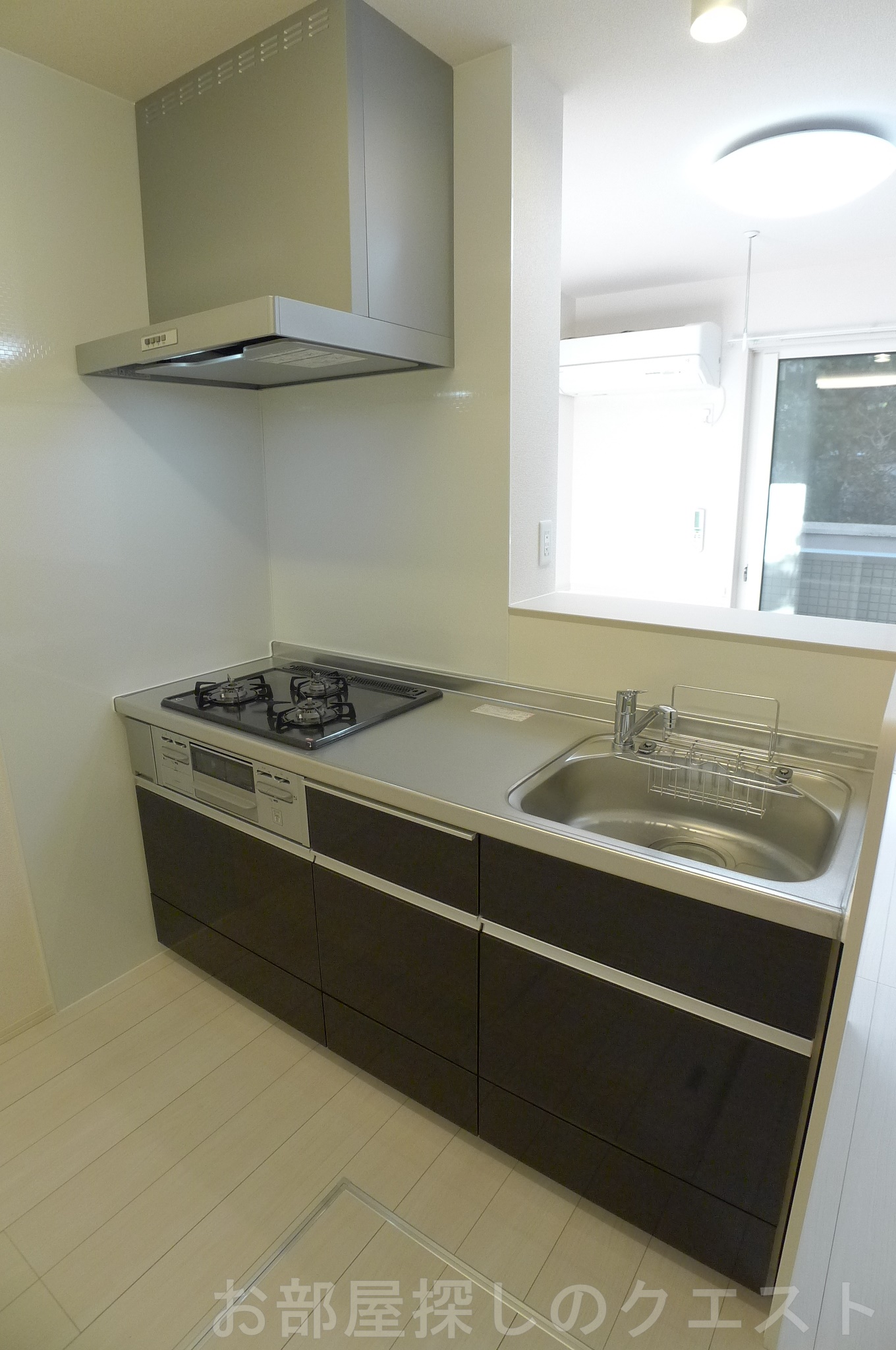 キッチン　（写真は同タイプ反転）