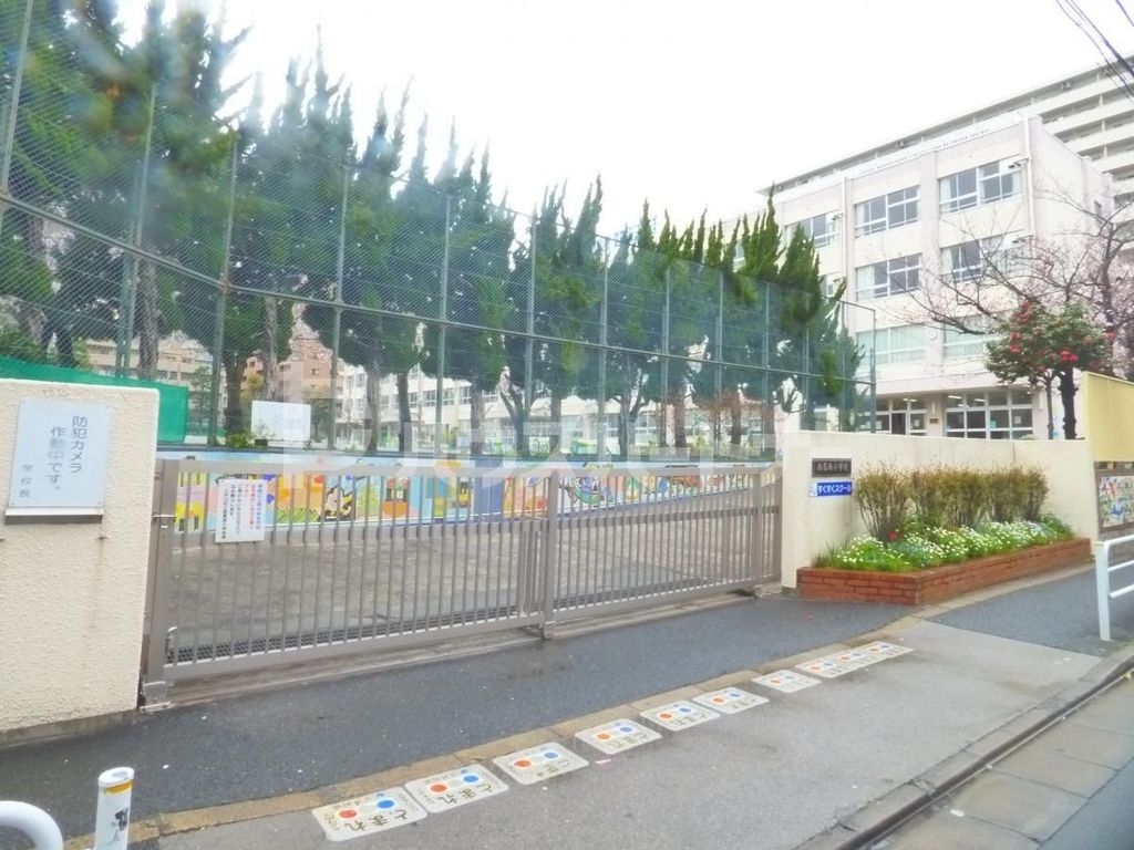 小学校　江戸川区立西葛西小学校（小学校）まで590m