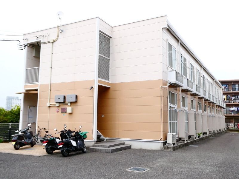 建物外観　駐車場