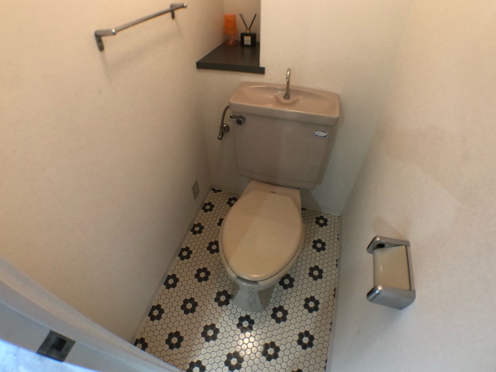 トイレ　コンパクトで使いやすいトイレです♪