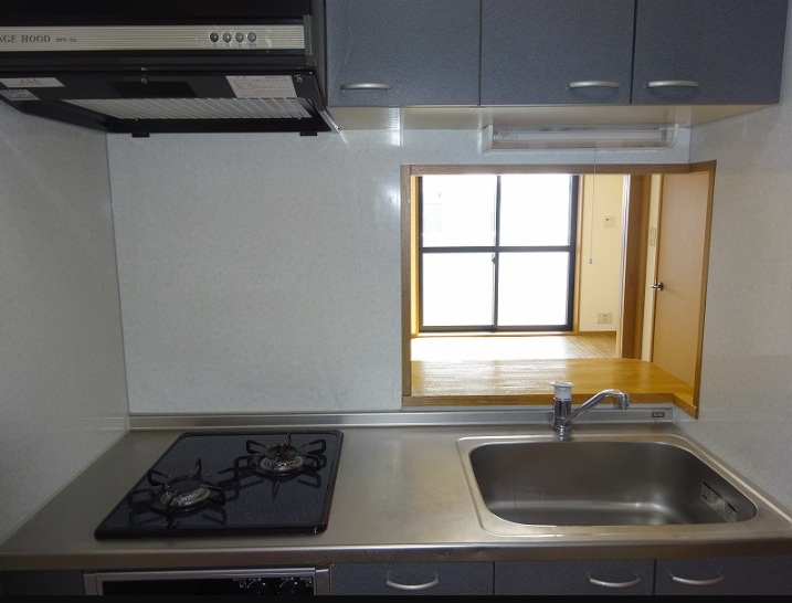 キッチン　使いやすいリビングです