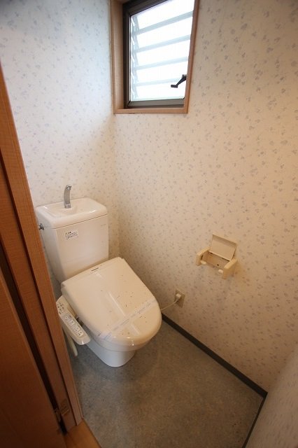 トイレ　別号室写真