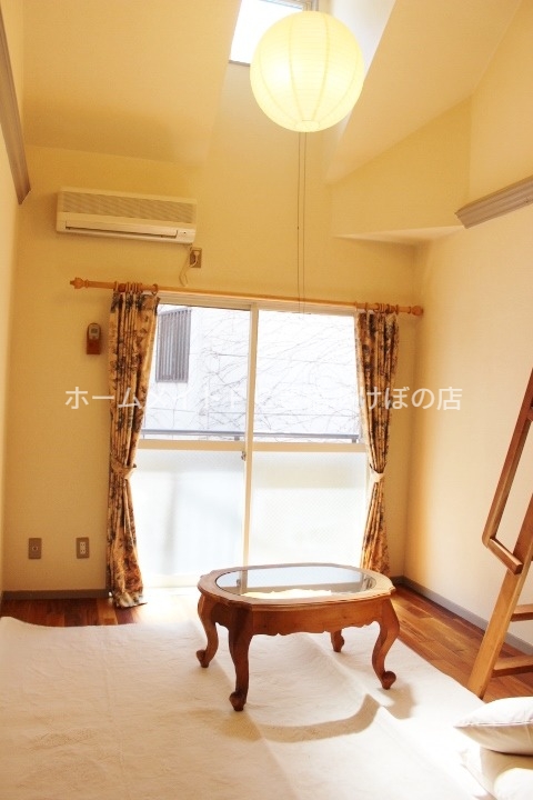 居室・リビング　同型別部屋写真