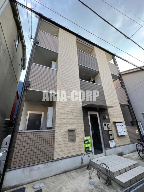 建物外観　2018年完成、大手ハウスメーカー施工デザイナーズアパート！