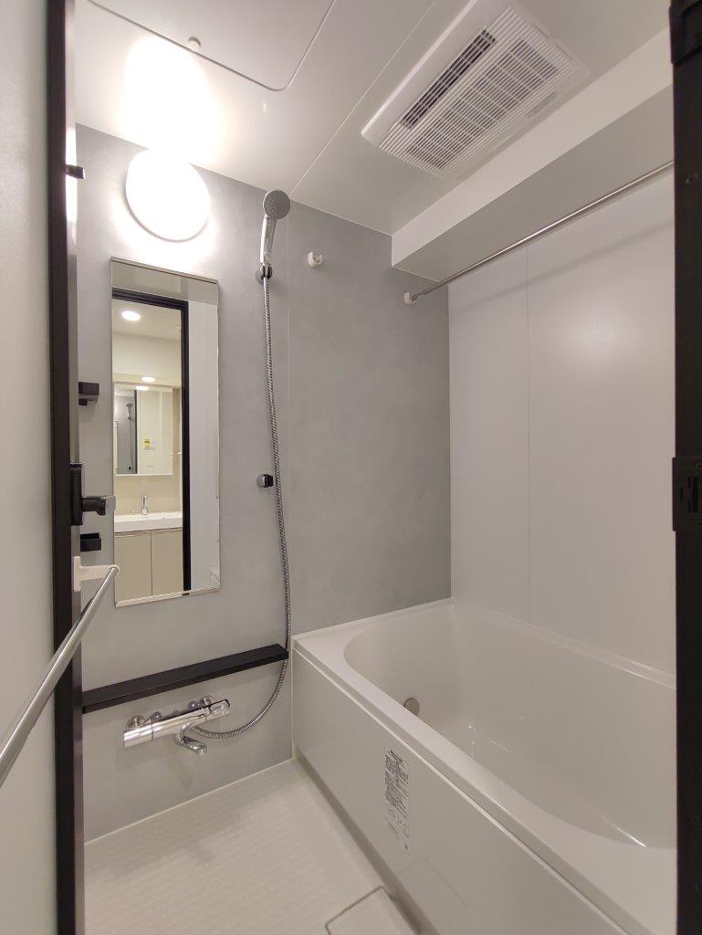バス・シャワールーム　バスルーム