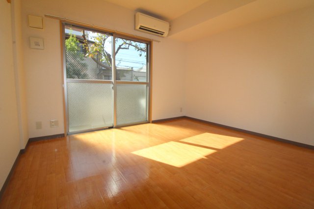 居室・リビング　別室の写真使用