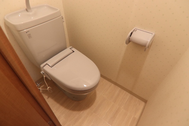 トイレ　※別室の参考写真の為、現況優先です。