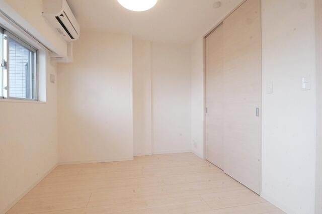 その他部屋・スペース　落ち着いて過ごせるお部屋なので、寝室にいかがでしょうか