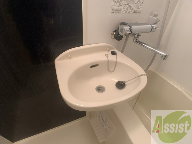 洗面設備　洗面台。身支度にはかかせないですよね～。