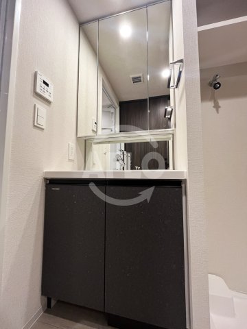 洗面設備　コンフォリア・リヴ博労町一丁目Q　独立洗面台