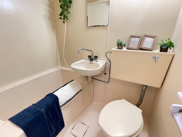 バス・シャワールーム　プロによるクリーニング済み