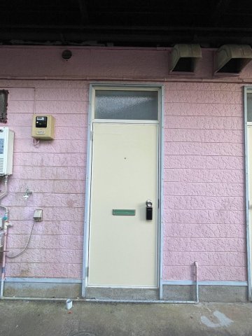 エントランス　鍵は入居のタイミングで交換