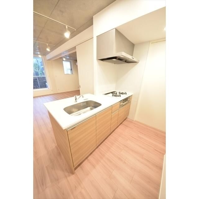 キッチン　コンパクトなキッチンで掃除もラクラク