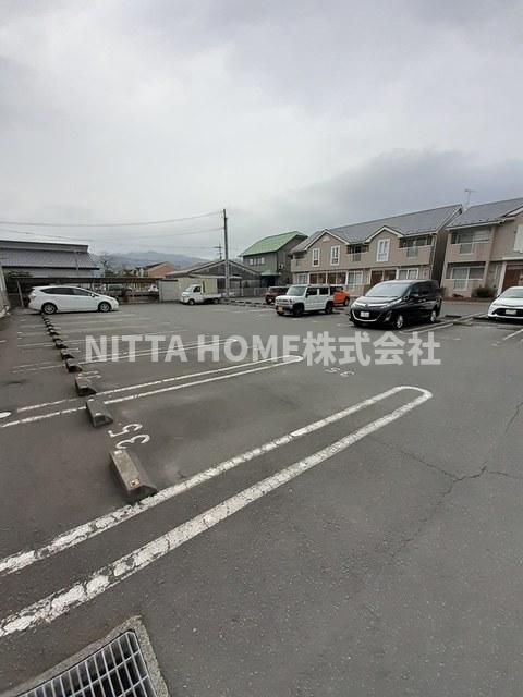 駐車場　駐車場は２台駐車可能です○