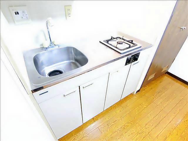 キッチン　１口ガスコンロ付きです。