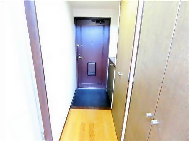 玄関　玄関から居室が見えない構造。