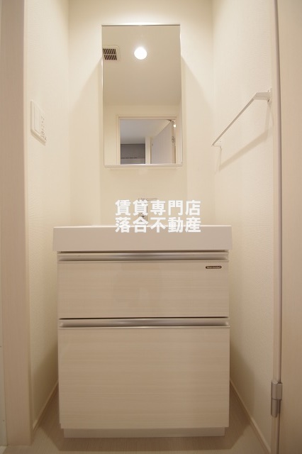 洗面設備　独立洗面化粧台付き