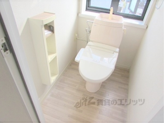 トイレ　ウォシュレット付きです