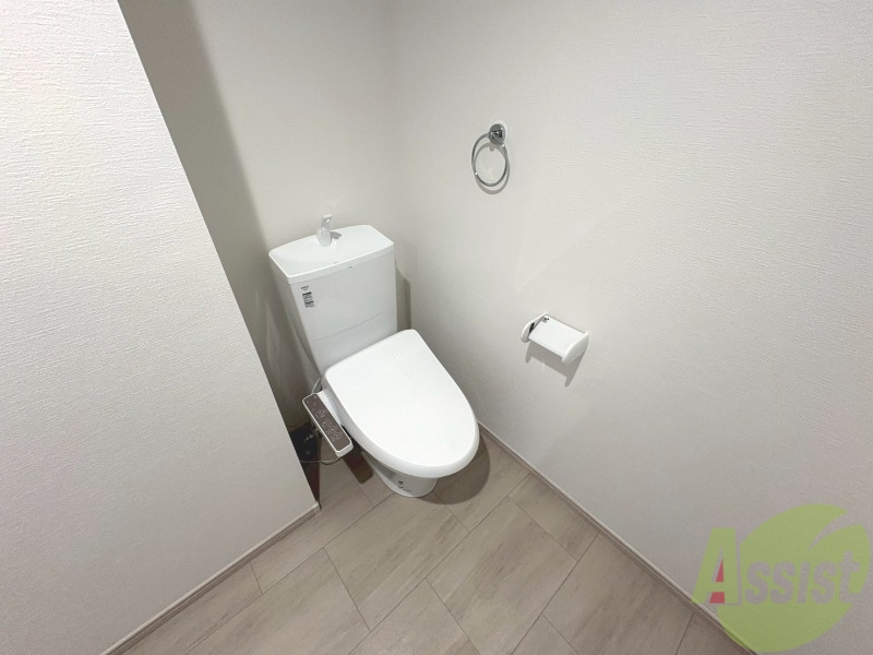 トイレ　ウォシュレットが付いてるのは嬉しいですね。