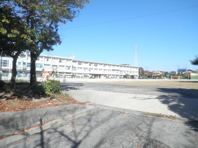小学校　市立長根小学校（小学校）まで300m
