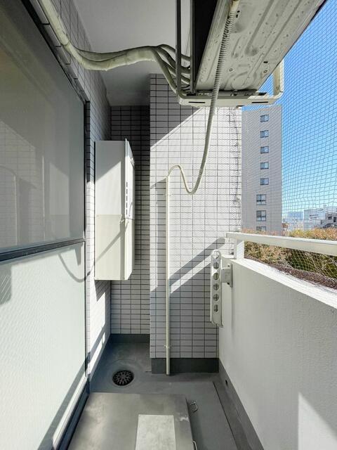 バルコニー　同タイプ別号室のもののため実際のお部屋と仕様・内装等が一部異