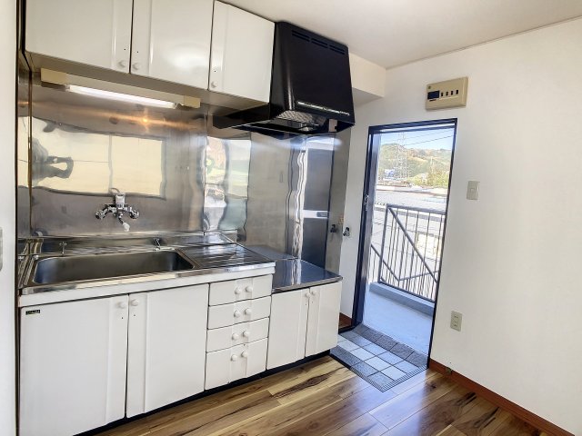 キッチン　2022年10月撮影※現況を優先致します。