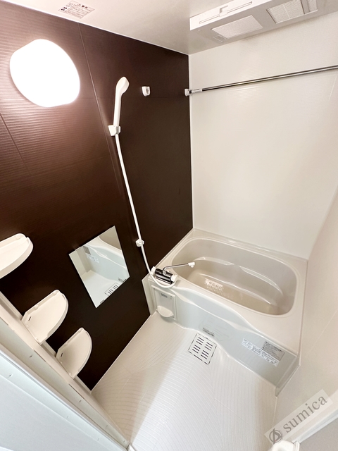 バス・シャワールーム　浴室暖房乾燥機付きバスルームです♪