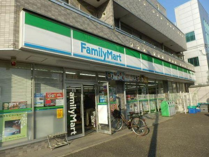 コンビニ　ファミリーマート 目黒柿の木坂店（コンビニ）まで262m