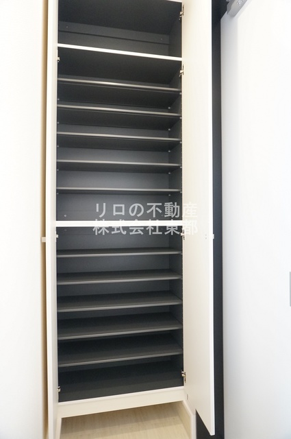 玄関　下駄箱付なので、玄関はいつでもスッキリ片付きます☆