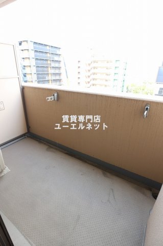 バルコニー　バルコニー付きで採光＆風通し良好！