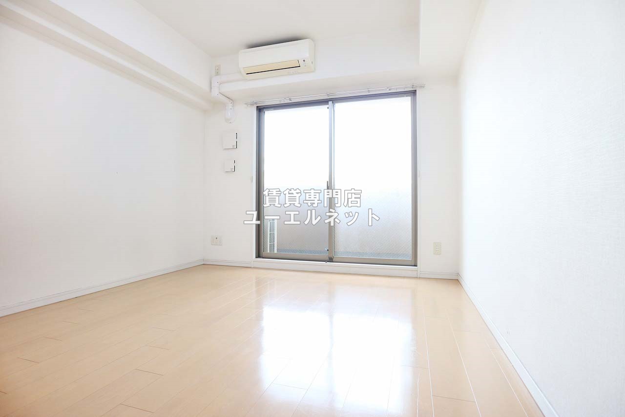 居室・リビング　ゆったりとくつろげる、落ち着きのある居室空間です