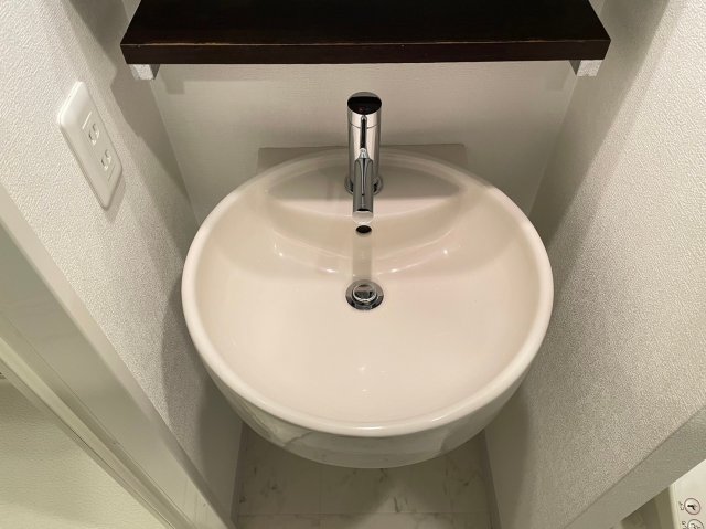 洗面設備　ゆったりとスペースのある洗面所