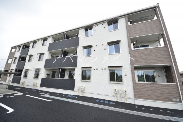 建物外観　落ち着いた雰囲気の外観です