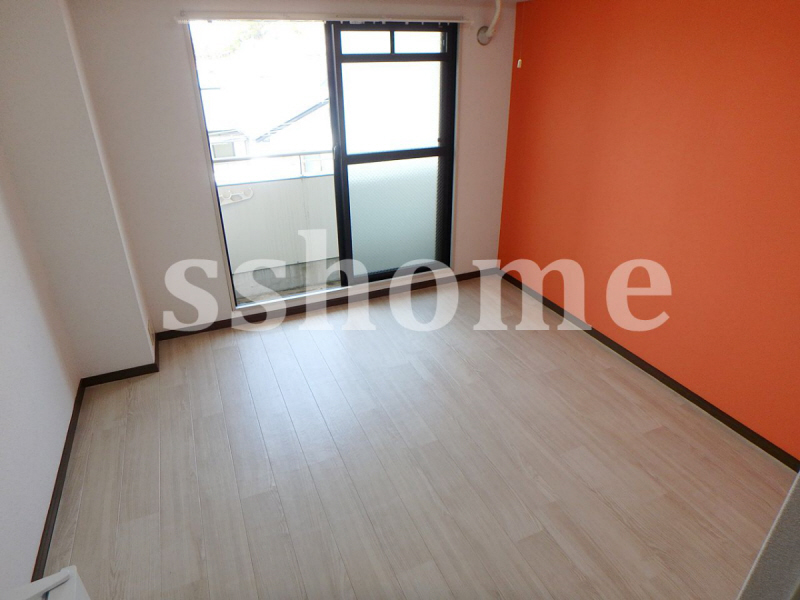 居室・リビング　明るい室内