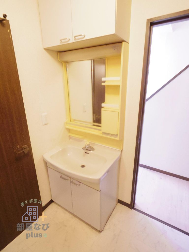 洗面設備　※他号室写真です