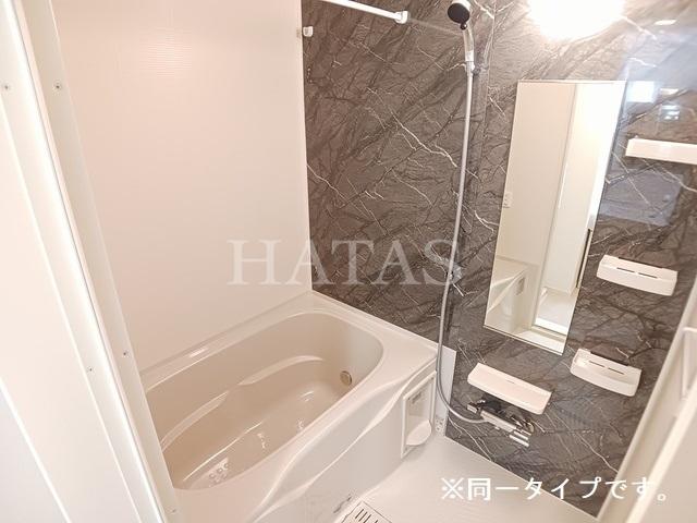 バス・シャワールーム　同型タイプの写真です