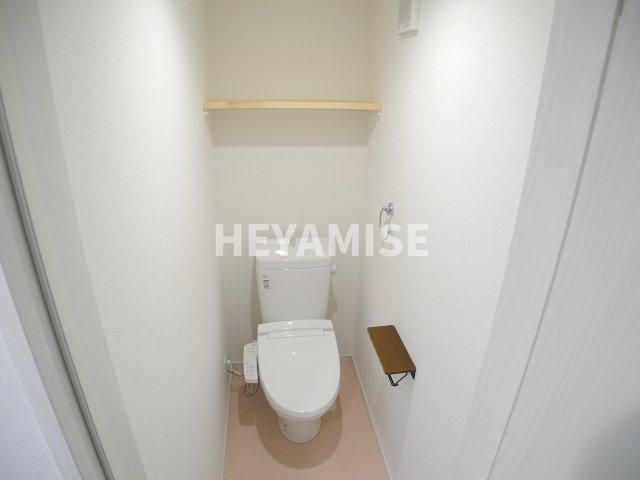 トイレ　ペーパーホルダーにスマホが置けます!