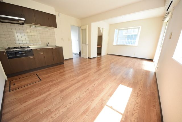 居室・リビング　ゆったりとしたリビングスペース