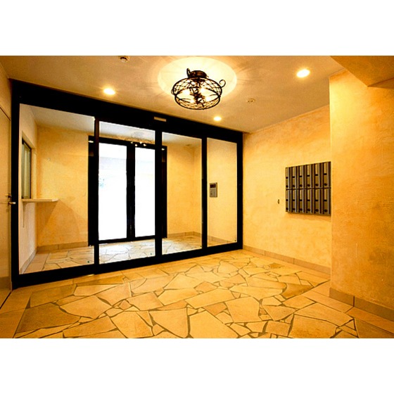 ロビー　オートロック付きペット足洗い場あります