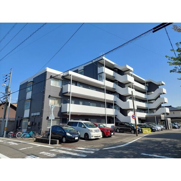 建物外観　2023.3月　外壁塗装済み