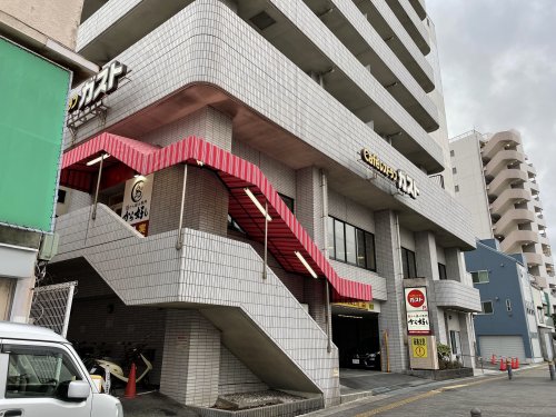 飲食店　ガスト 横須賀汐入店(から好し取扱店)（飲食店）まで71m