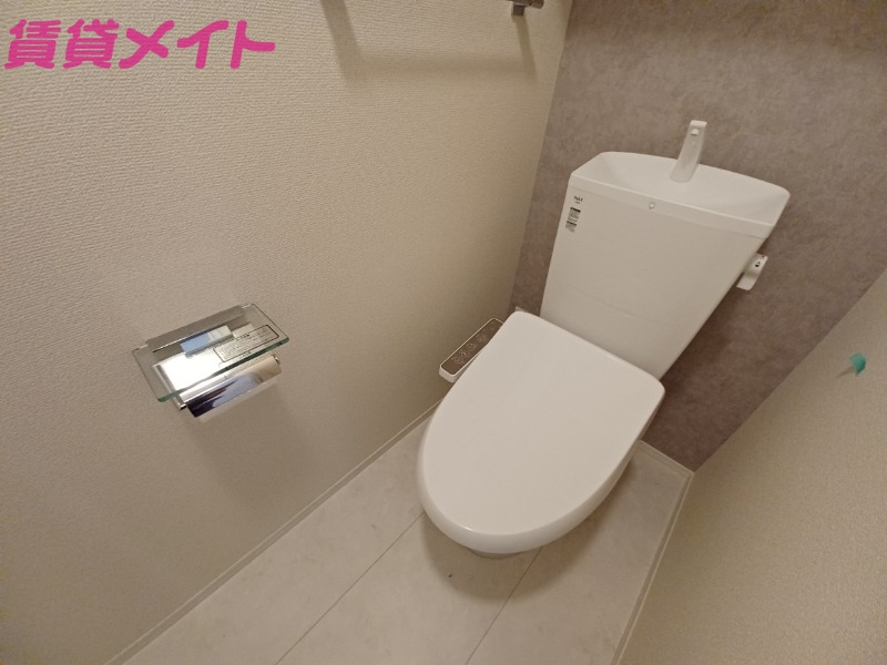 トイレ　同型参考写真