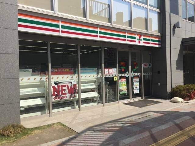 コンビニ　セブンイレブン名古屋桜通泉1丁目店（コンビニ）まで951m