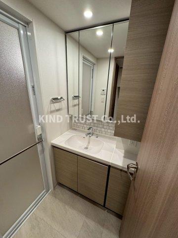 洗面設備　広い洗面スペース