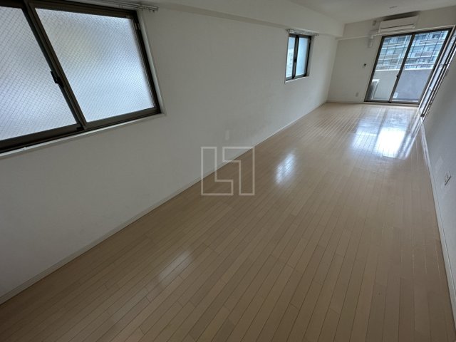 居室・リビング　ロイヤルパークスなんば　リビング・ダイニングスペース