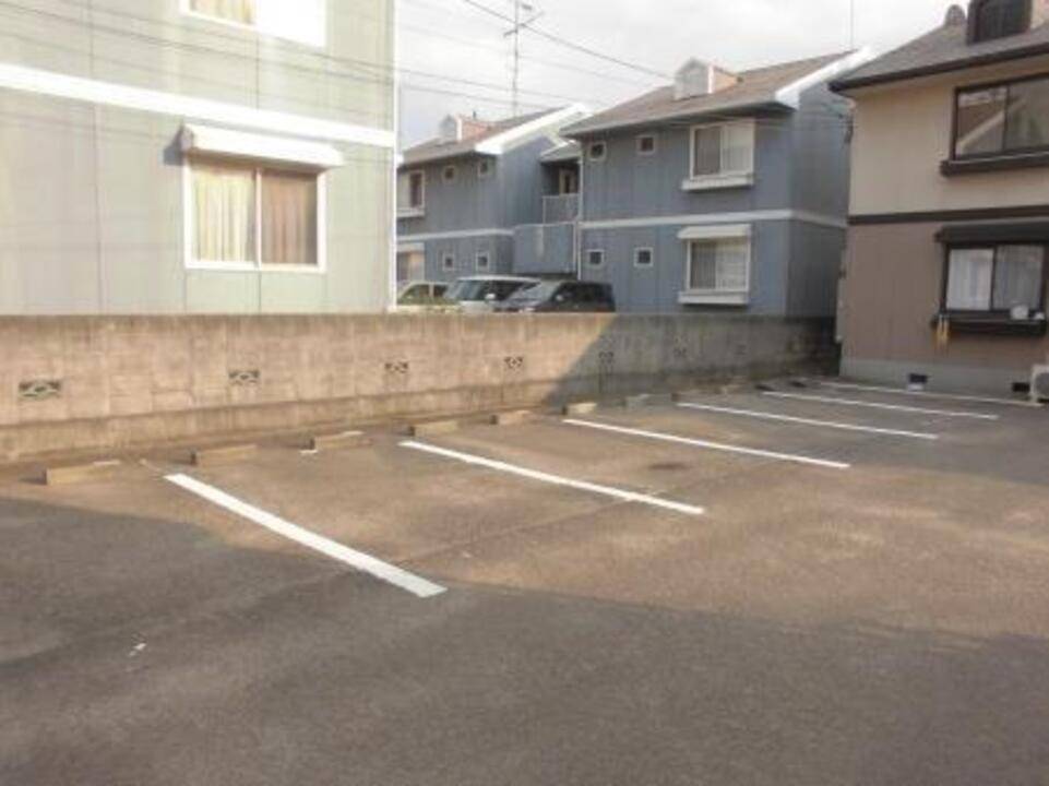 駐車場　駐車場