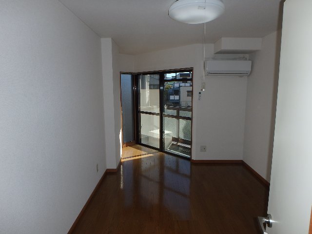 居室・リビング　※退去のお写真です