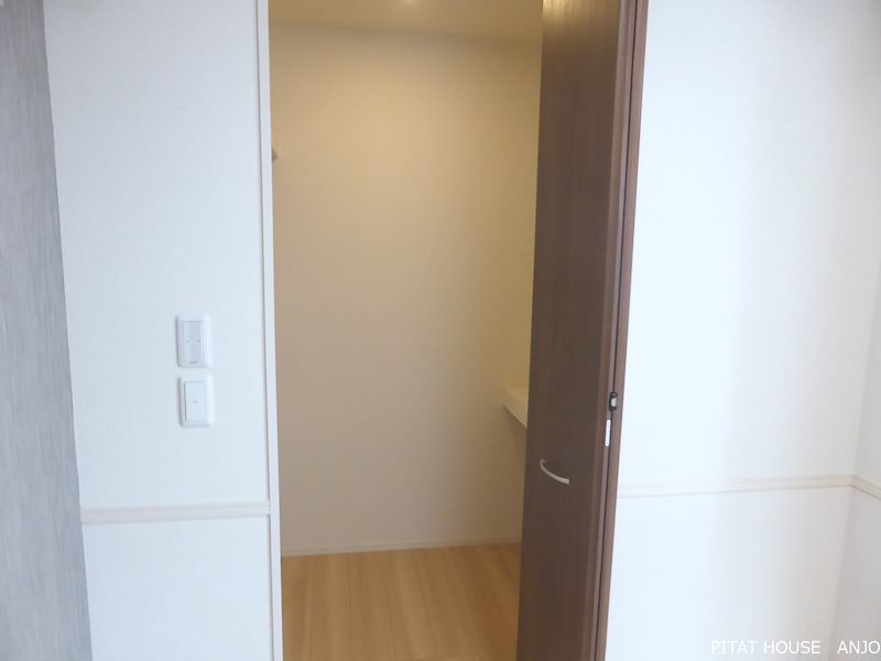 収納　同物件別部屋