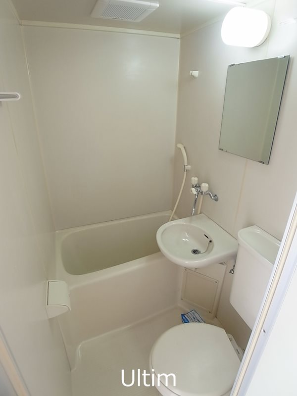 バス・シャワールーム　別の部屋の写真