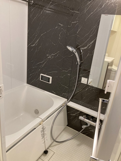 バス・シャワールーム　※写真は同タイプ住戸です。